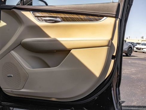 Used 2019 Cadillac XT5 FWD image 33