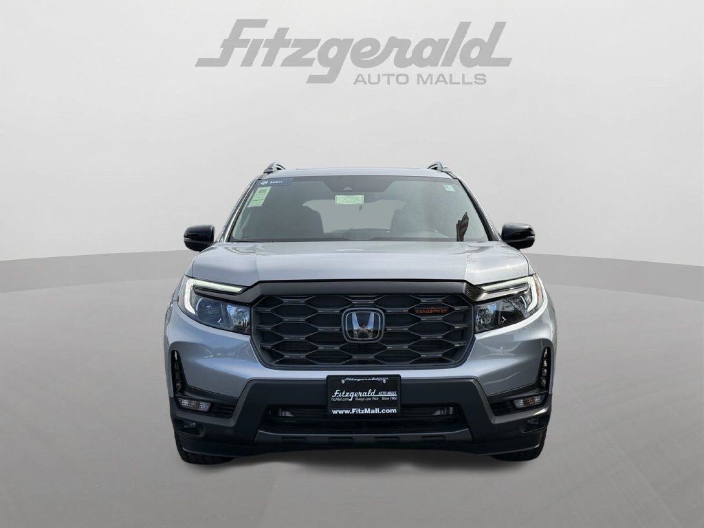 Used 2025 Honda Passport TrailSport image 3