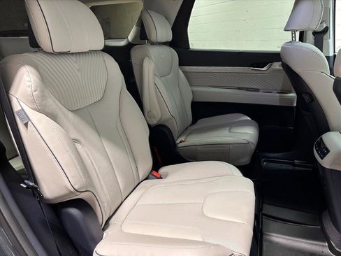 Used 2025 Hyundai Palisade Calligraphy image 36