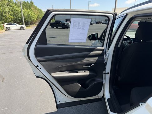 Used 2025 Hyundai Tucson SEL FWD image 12
