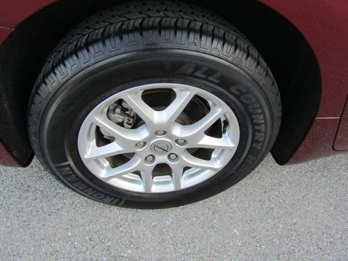 Used 2023 Chrysler Voyager LX FWD image 11