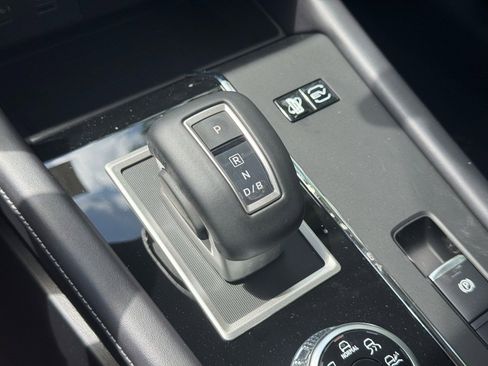 New 2025 Mitsubishi Outlander SE image 35