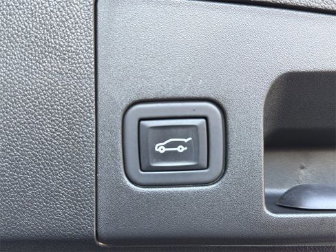 Certified 2023 Cadillac XT4 Luxury image 18