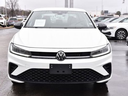 Certified 2025 Volkswagen Jetta Sport image 4