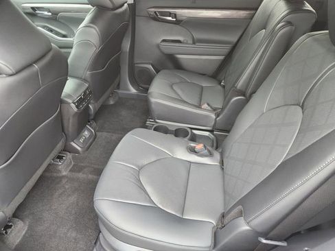 New 2026 Toyota Highlander Platinum AWD/4WD image 26