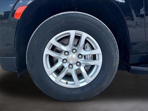 Used 2024 Chevrolet Suburban LT AWD/4WD image 32