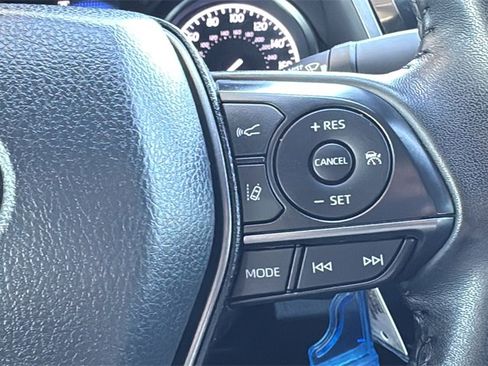 Used 2023 Toyota Camry SE image 13