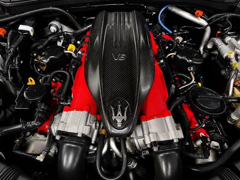 Used 2021 Maserati Ghibli Trofeo RWD image 29