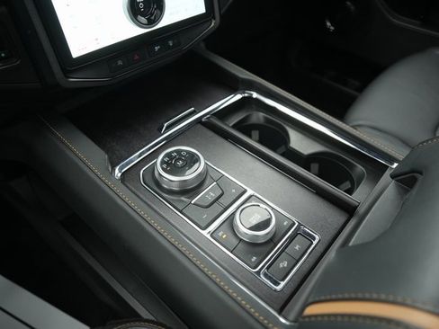 Certified 2023 Ford Expedition Platinum image 28