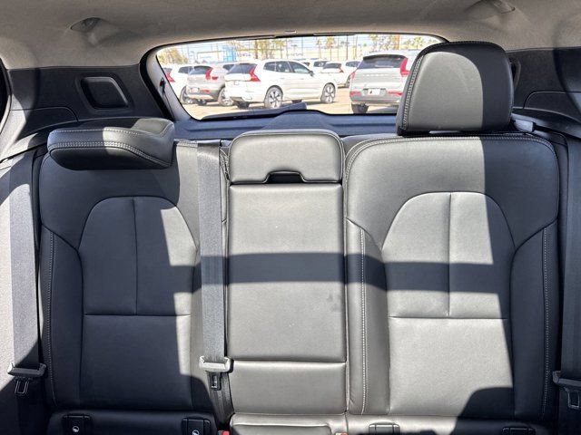 Certified 2025 Volvo XC40 B5 Core w/ Protection Package Premier AWD/4WD image 19