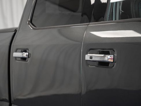 Used 2017 Ford F150 Lariat w/ Equipment Group 502A Luxury image 19