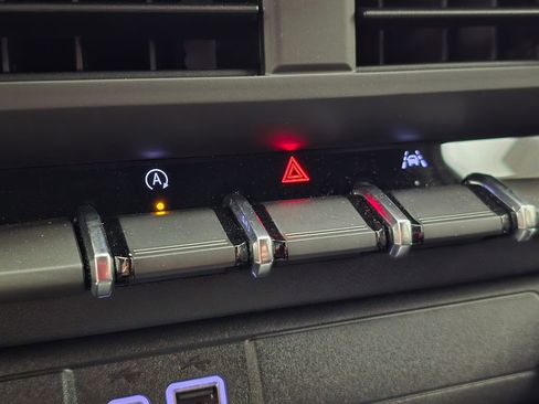 New 2025 Chevrolet Colorado LT w/ LT Convenience Package image 16