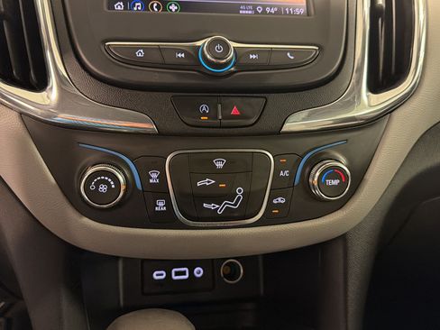 Used 2023 Chevrolet Equinox LS FWD image 17