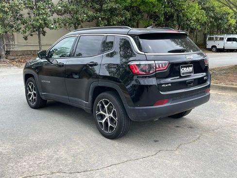Used 2024 Jeep Compass Latitude AWD/4WD image 5
