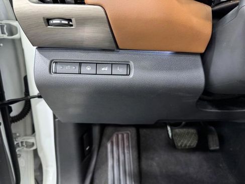 Used 2023 Nissan Pathfinder Platinum AWD/4WD image 25