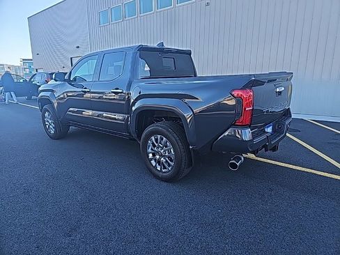 Used 2024 Toyota Tacoma Limited image 35