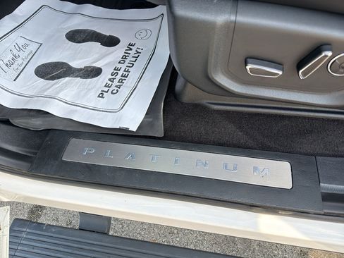 Used 2019 Ford F150 Platinum w/ Equipment Group 701A Luxury AWD/4WD image 15