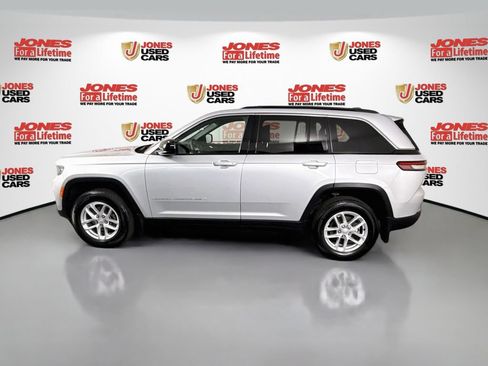 Used 2025 Jeep Grand Cherokee Laredo X AWD/4WD image 14