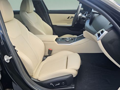 Used 2025 BMW 330i Sedan w/ M Sport Package RWD image 16