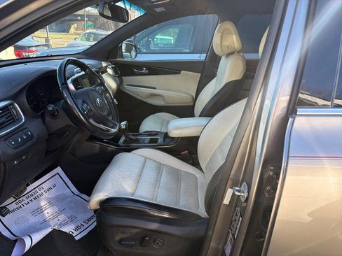 Used 2016 Kia Sorento SX image 21