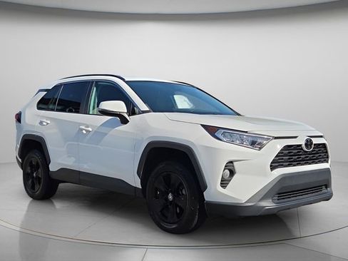 Used 2021 Toyota RAV4 XLE FWD image 8