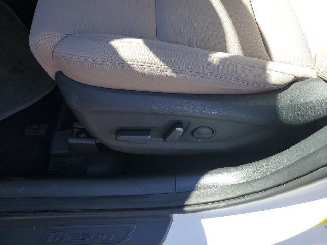 Used 2021 Hyundai Tucson Value FWD image 17