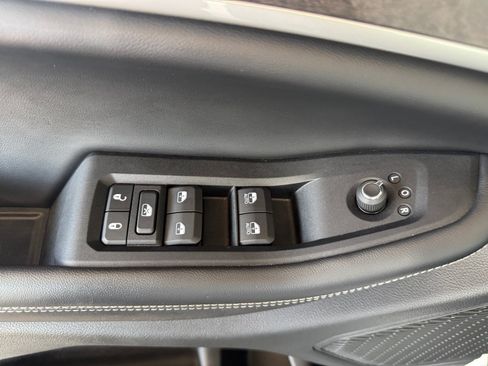 Used 2023 Jeep Grand Cherokee Limited AWD/4WD image 11