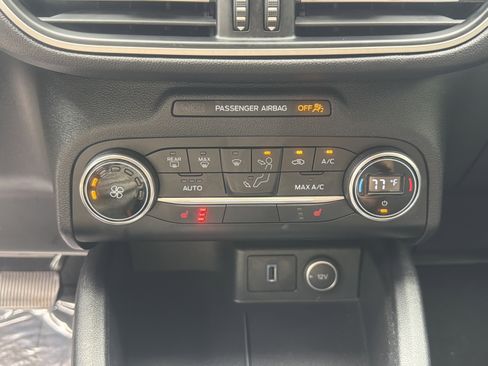 Used 2020 Ford Escape SE FWD image 16