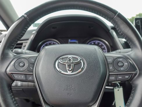 Used 2022 Toyota Camry SE FWD image 18
