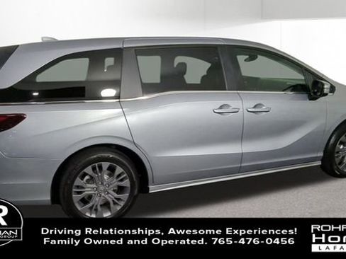 New 2026 Honda Odyssey Touring image 9