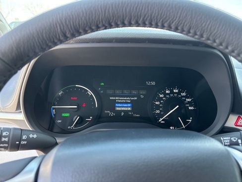 New 2026 Toyota Sienna XLE image 17