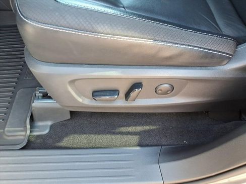 Used 2022 Nissan Pathfinder SL image 5