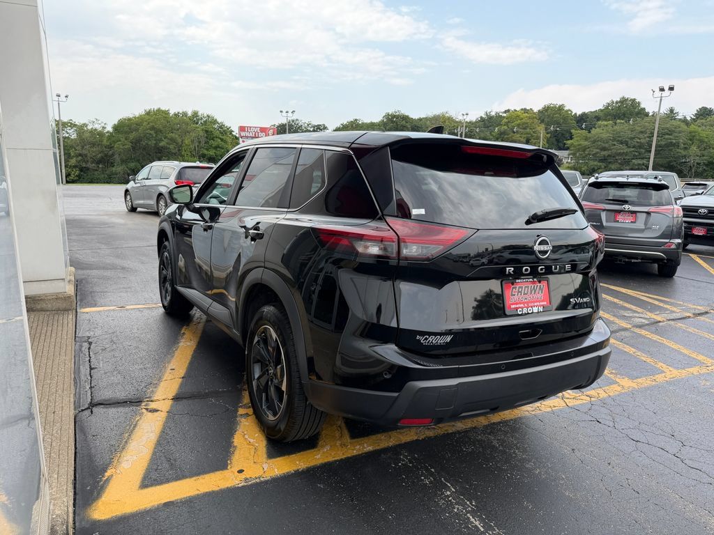 Used 2024 Nissan Rogue SV AWD/4WD image 8