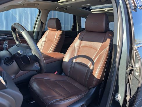 Used 2019 Buick Enclave Avenir AWD/4WD image 9