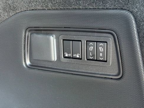 New 2026 Cadillac Escalade Platinum Sport w/ LPO, ONYX Package AWD/4WD image 40