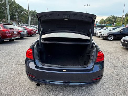 Used 2017 BMW 320i xDrive Sedan AWD/4WD image 18