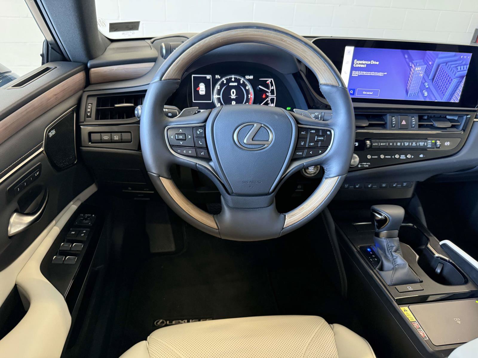 Certified 2024 Lexus ES 350 Ultra Luxury FWD image 4