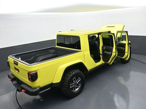 Used 2024 Jeep Gladiator Mojave AWD/4WD image 42