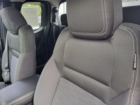 Used 2022 Nissan Frontier SV RWD image 18