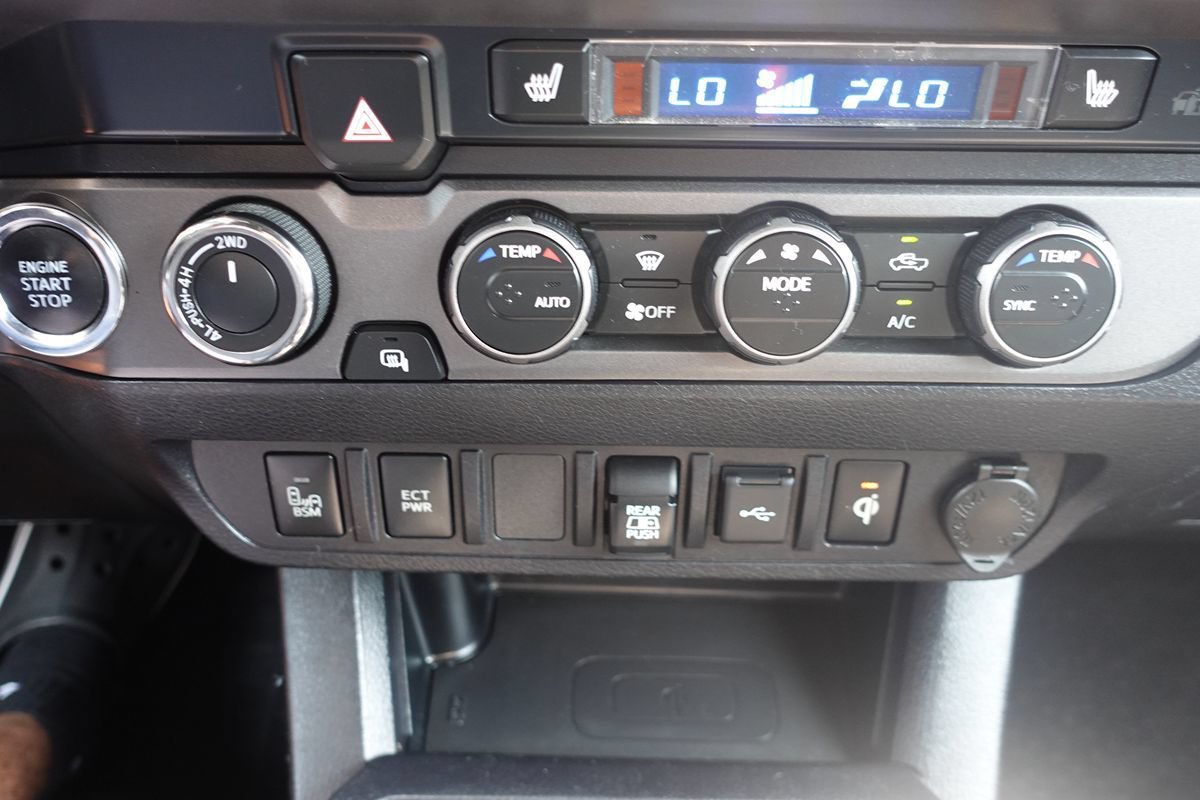 Used 2020 Toyota Tacoma TRD Off-Road AWD/4WD image 51