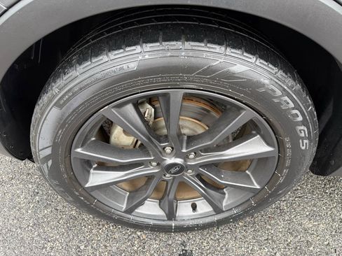 Used 2018 Ford Explorer XLT w/ Equipment Group 202A FWD image 42