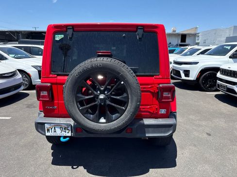 Used 2024 Jeep Wrangler Unlimited Sahara AWD/4WD image 15