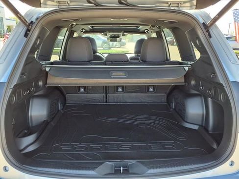 Certified 2025 Subaru Forester Premium AWD/4WD image 9