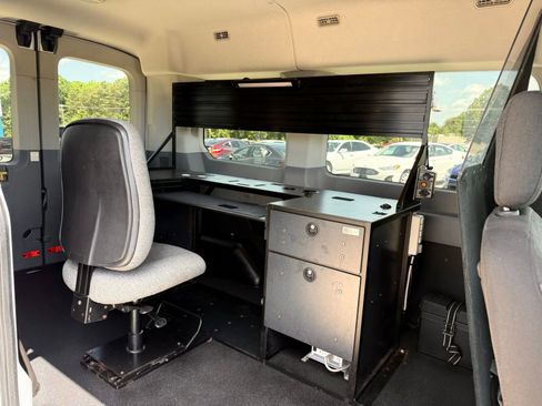 Used 2018 Ford Transit 150 XLT RWD image 19