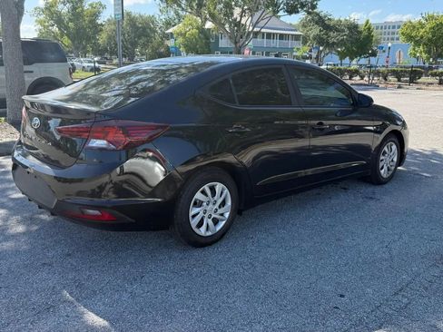 Used 2019 Hyundai Elantra SE w/ Cargo Package FWD image 6