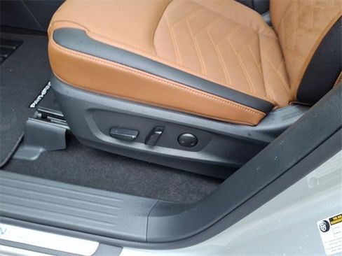 New 2025 Nissan Pathfinder Platinum image 6