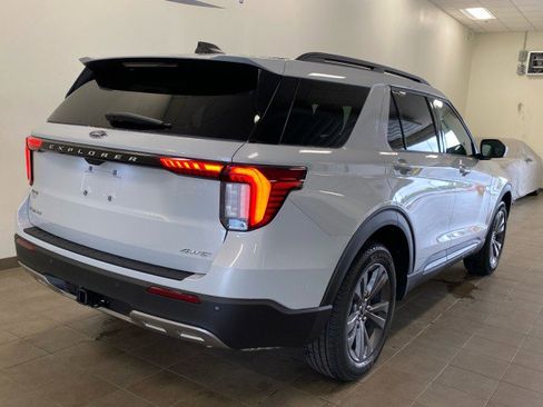 New 2026 Ford Explorer Active w/ Active Comfort Package image 9