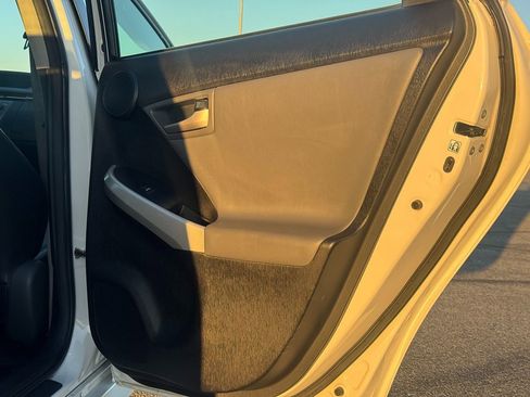 Used 2015 Toyota Prius Five image 23