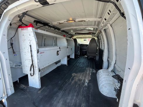 Used 2014 GMC Savana 2500 image 17