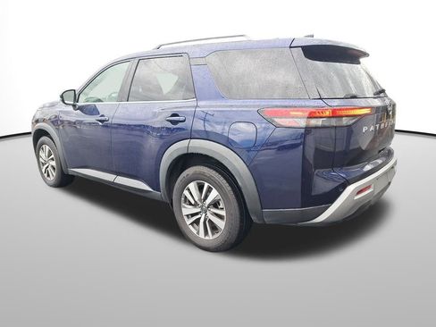 Used 2023 Nissan Pathfinder SL image 3